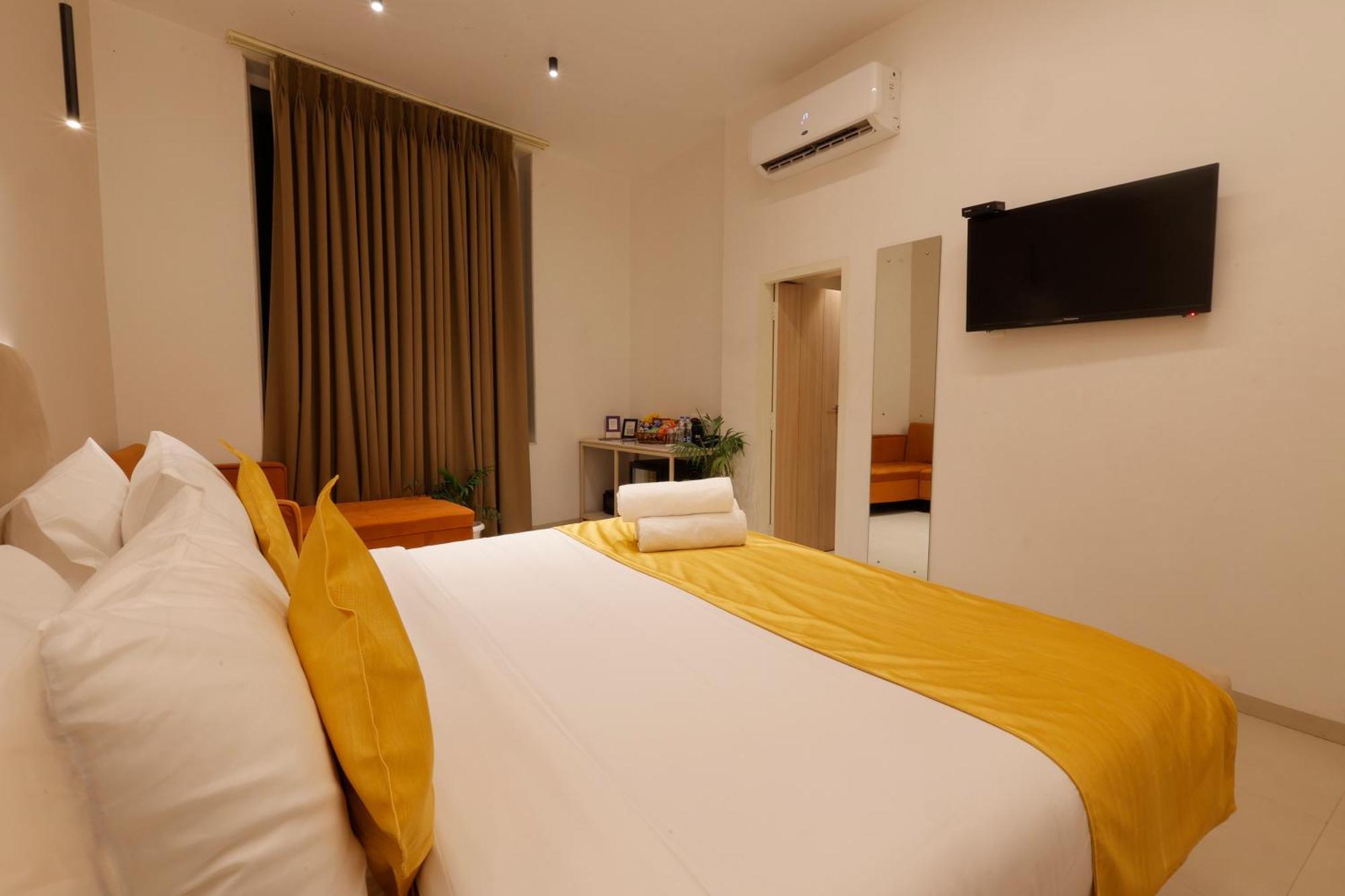 Hotel Varuna Varanasi Eksteriør billede