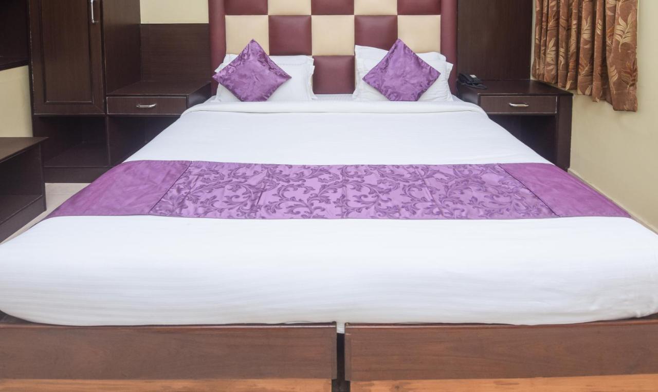 Hotel Varuna Varanasi Eksteriør billede