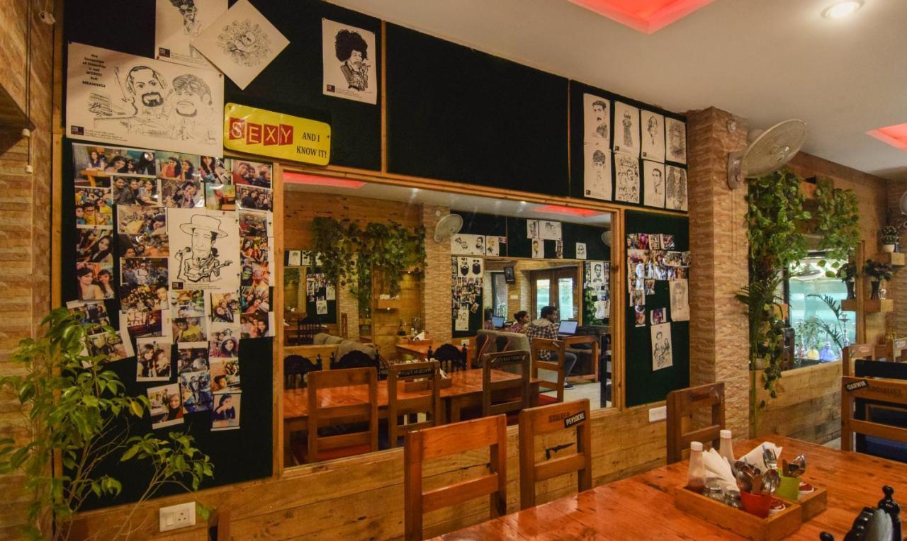 Hotel Varuna Varanasi Eksteriør billede