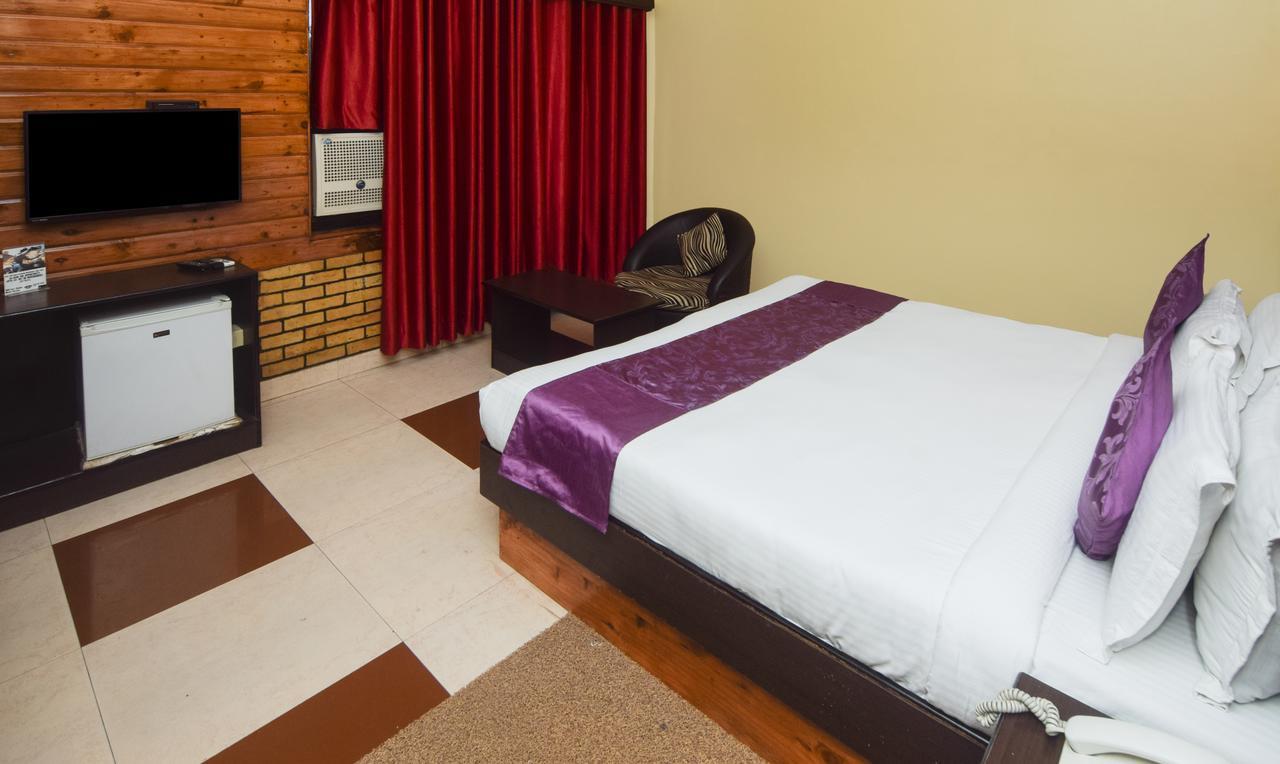 Hotel Varuna Varanasi Eksteriør billede