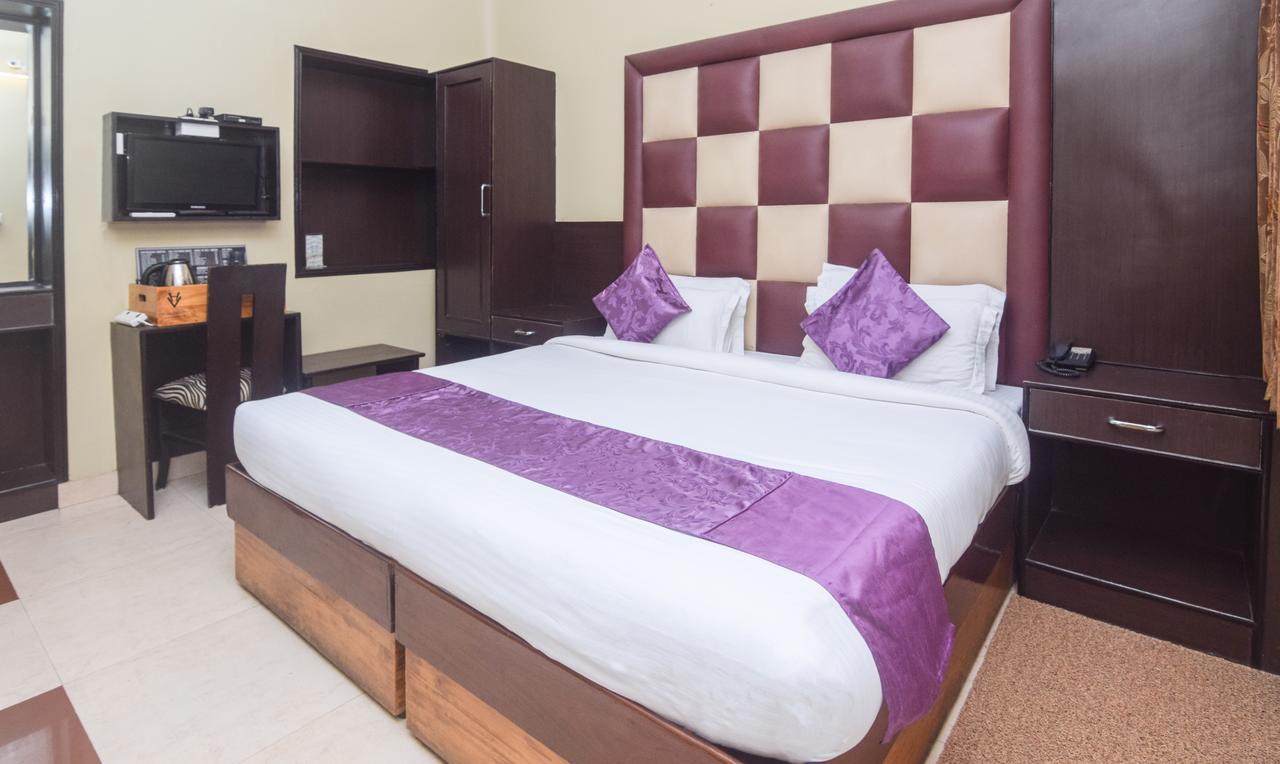 Hotel Varuna Varanasi Eksteriør billede