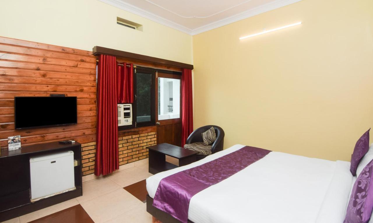 Hotel Varuna Varanasi Eksteriør billede