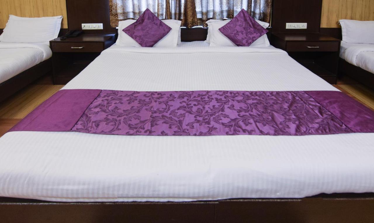 Hotel Varuna Varanasi Eksteriør billede