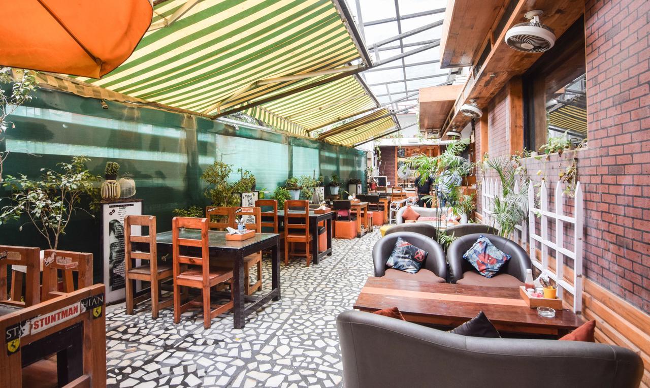 Hotel Varuna Varanasi Eksteriør billede